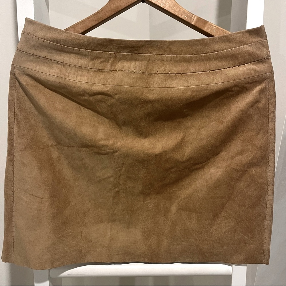Like New Kenneth Cole 100% Suede Mini Skirt